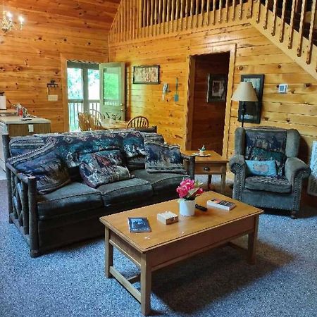 Beautiful 2 Bed Cabin With Hot Tub And Resort Pool Sevierville Zewnętrze zdjęcie