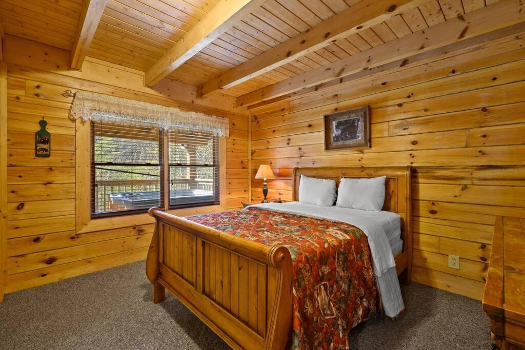 Beautiful 2 Bed Cabin With Hot Tub And Resort Pool Sevierville Zewnętrze zdjęcie