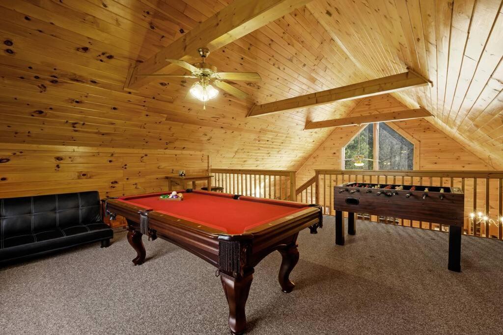 Beautiful 2 Bed Cabin With Hot Tub And Resort Pool Sevierville Zewnętrze zdjęcie