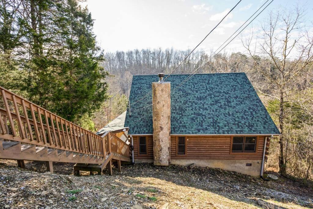 Beautiful 2 Bed Cabin With Hot Tub And Resort Pool Sevierville Zewnętrze zdjęcie