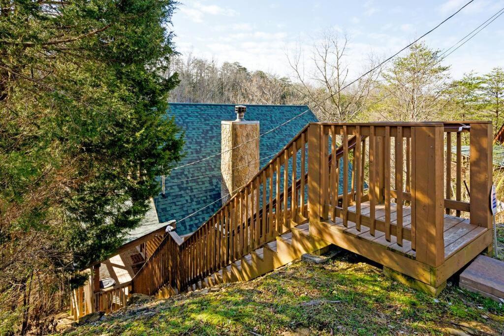 Beautiful 2 Bed Cabin With Hot Tub And Resort Pool Sevierville Zewnętrze zdjęcie